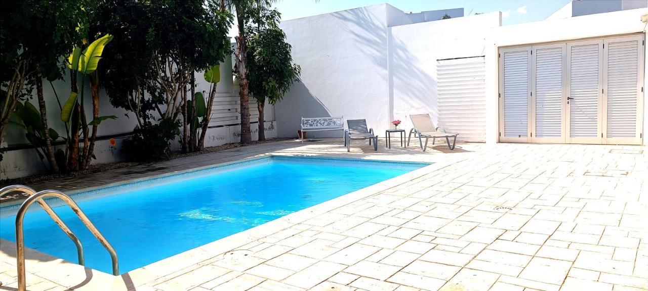 Colonial Villa 32 페르볼리아 외부 사진