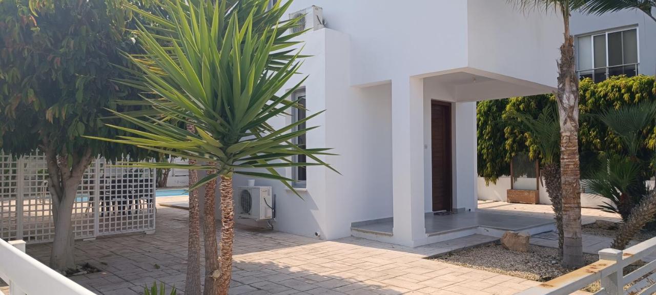 Colonial Villa 32 페르볼리아 외부 사진