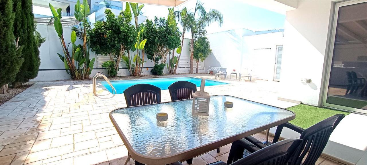 Colonial Villa 32 페르볼리아 외부 사진