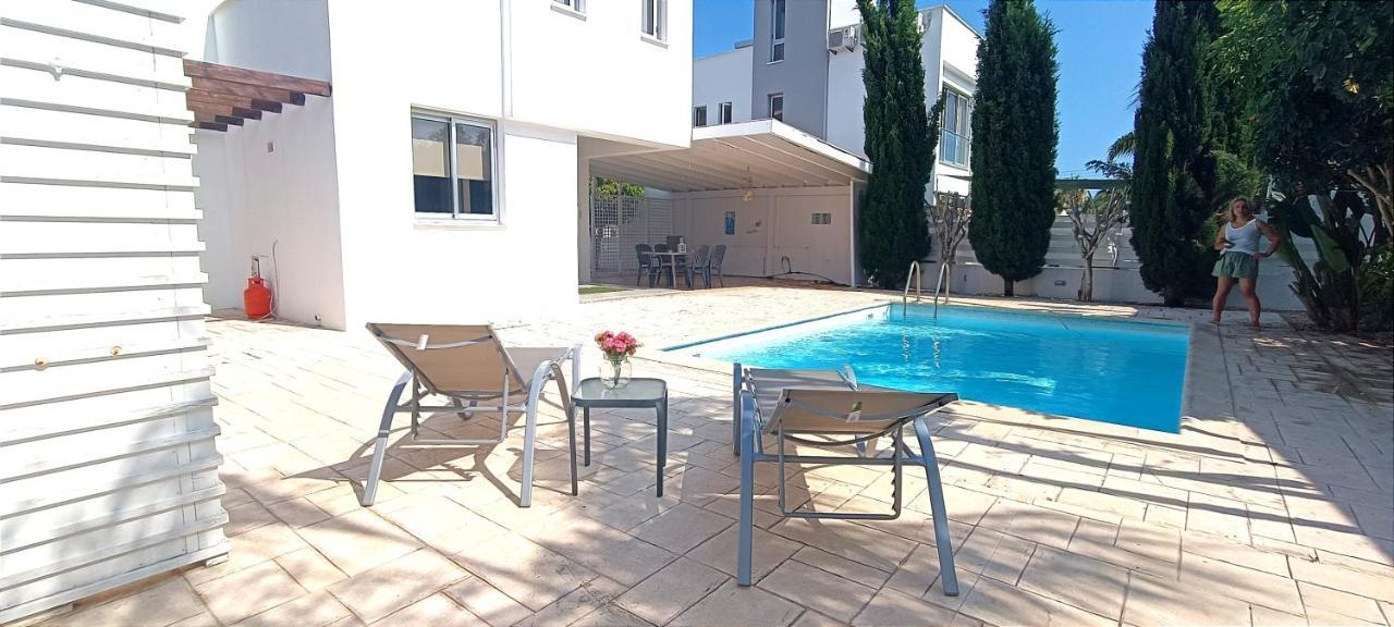 Colonial Villa 32 페르볼리아 외부 사진