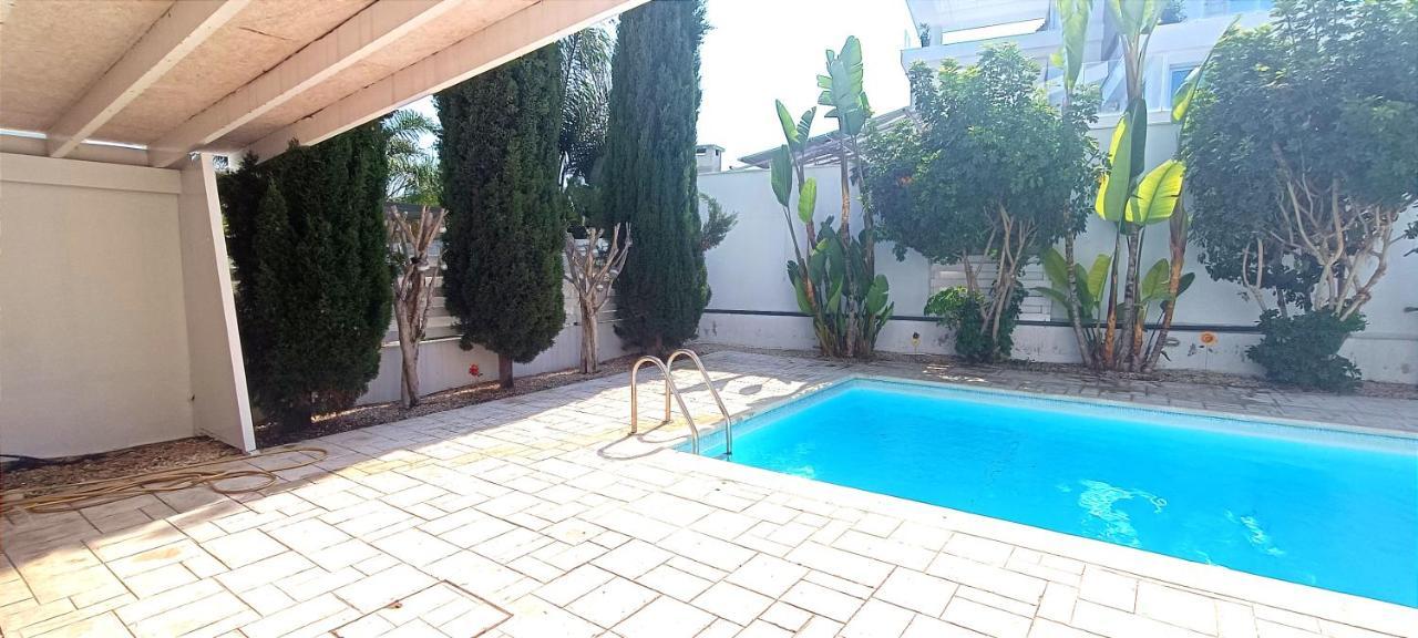 Colonial Villa 32 페르볼리아 외부 사진