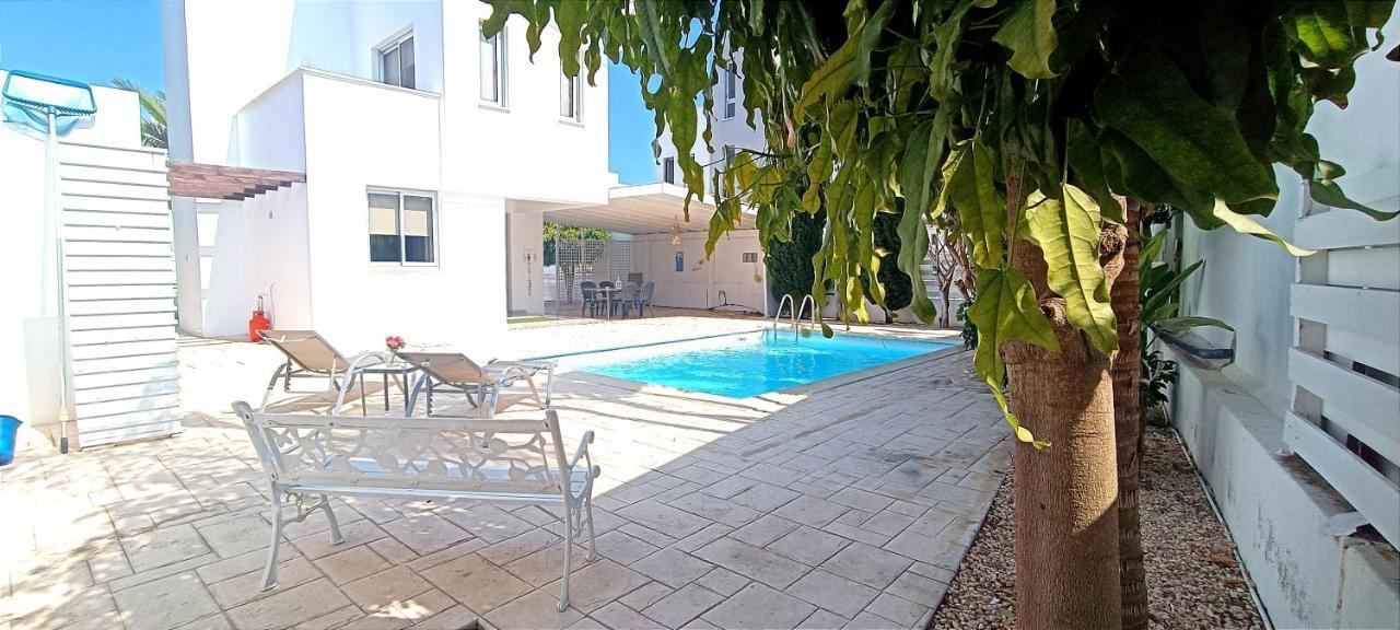 Colonial Villa 32 페르볼리아 외부 사진