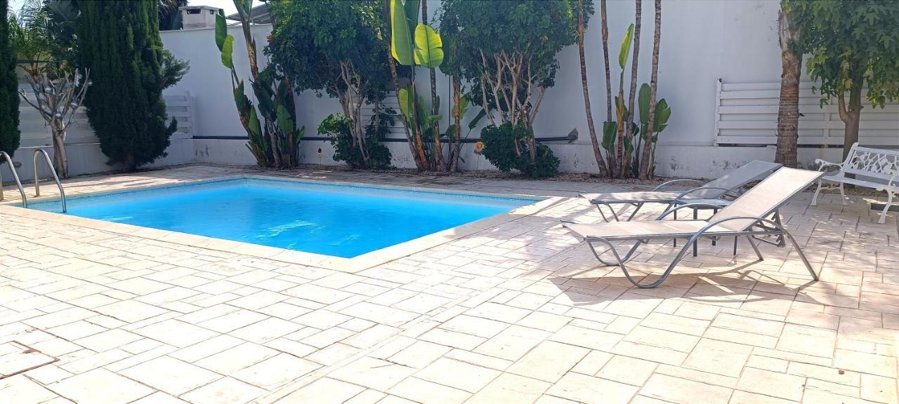 Colonial Villa 32 페르볼리아 외부 사진