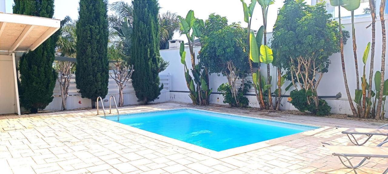 Colonial Villa 32 페르볼리아 외부 사진